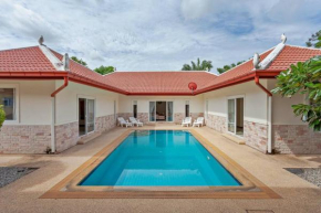 Beautiful 5 Bedroom Luxury Pool Villa in Pattaya